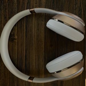 Solo Beats Pro Gold Headphones with Case